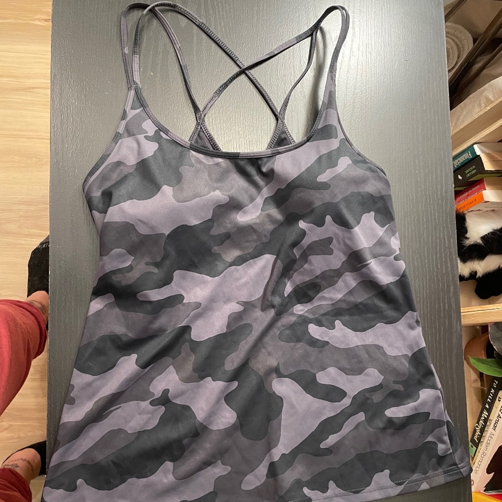 Old Navy Activewear Grey and Black Camouflage Top